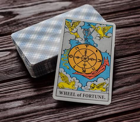 La Rueda de la Fortuna en el Tarot, Significado y sus。